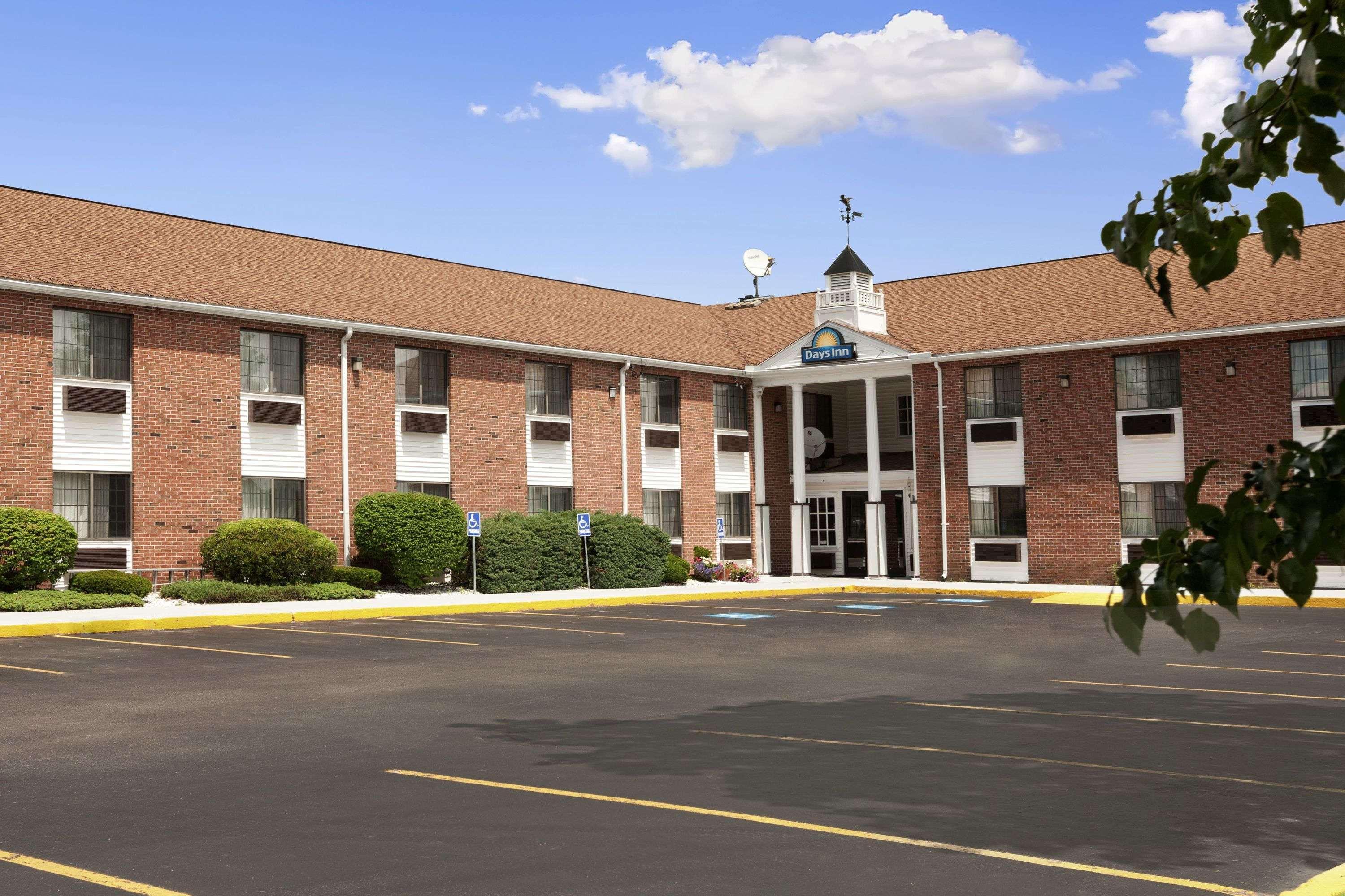 Days Inn By Wyndham Keene Nh Exterior foto